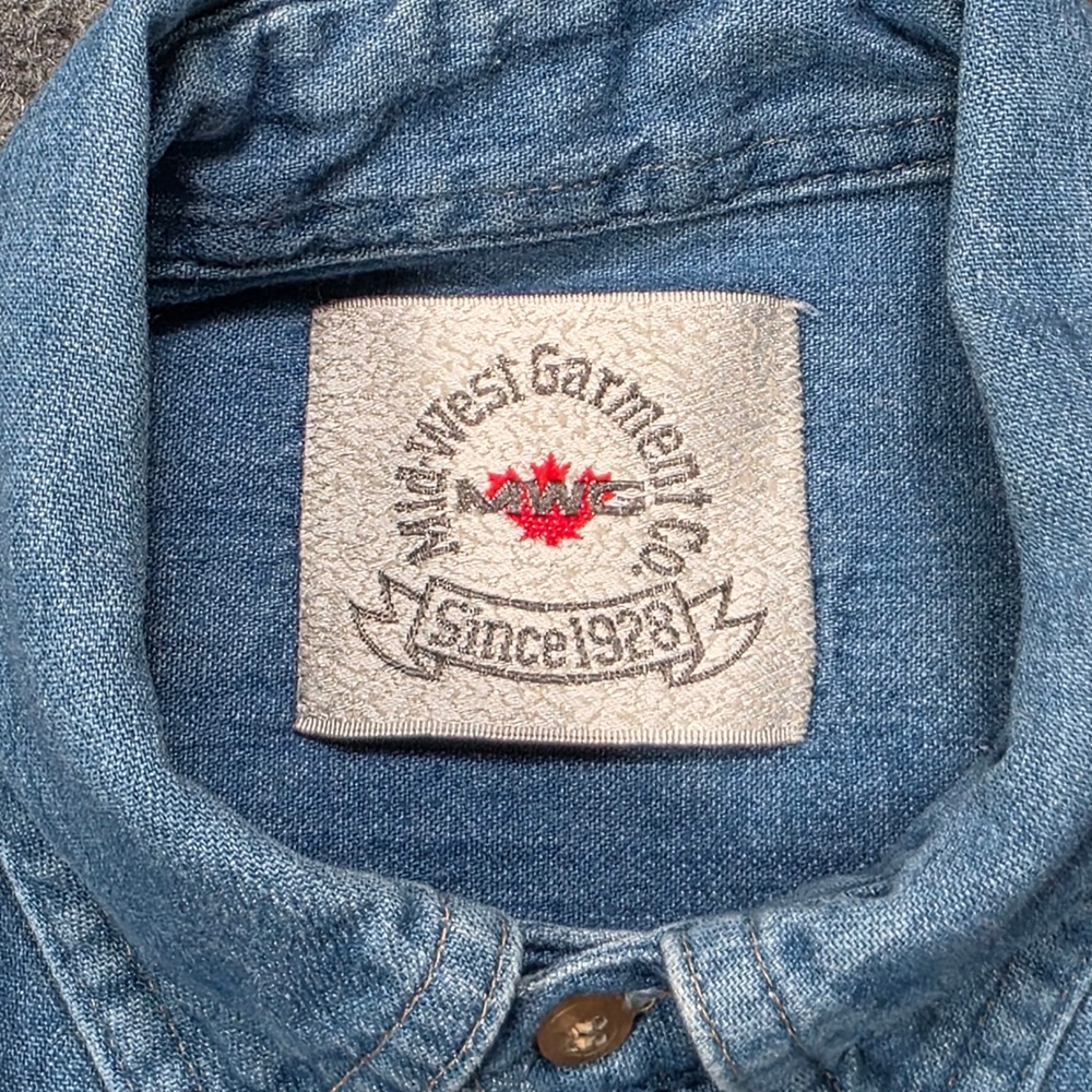 Vintage‎ MWG Denim Shirt Mens L Southwestern Embroidered Blue Jean Button Down - Picture 4 of 6